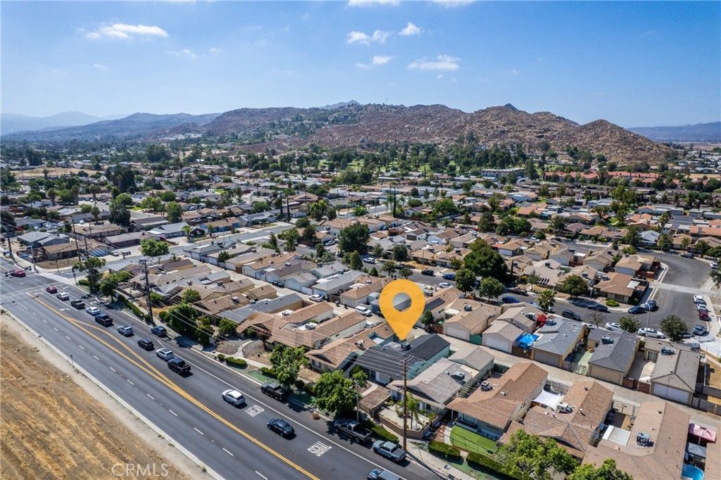 Image 31 of property listing at 385 E Stetson, Hemet, CA 92543