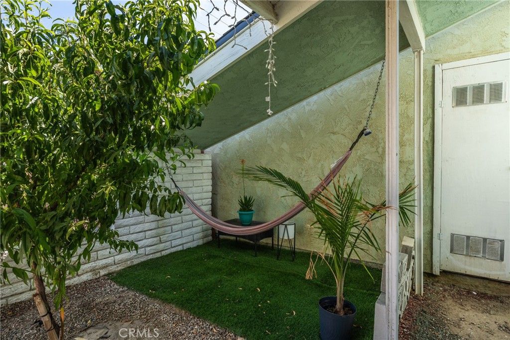 Image 4 of property listing at 385 E Stetson, Hemet, CA 92543