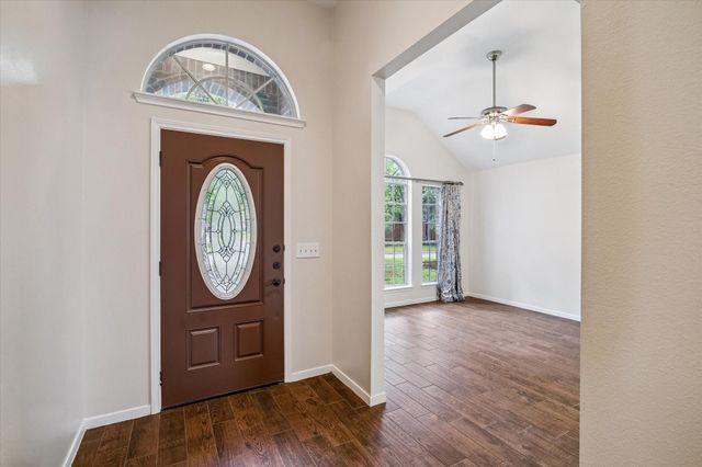 22 N Holly Laurel Circle, The Woodlands, TX 77382