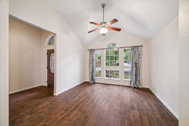22 N Holly Laurel Circle, The Woodlands, TX 77382