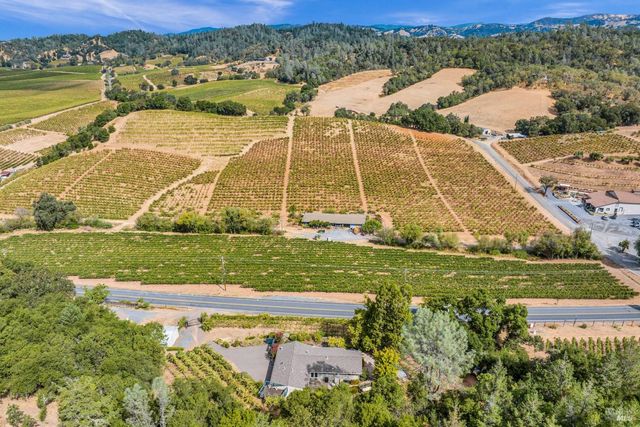 1389 Canyon Rd, Geyserville, CA 95441