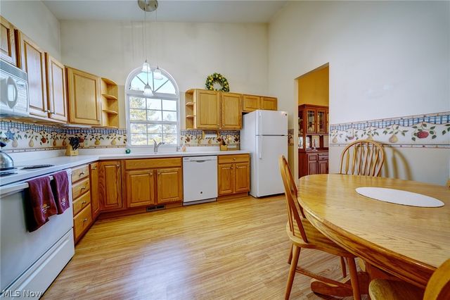 5685 Jason Oval, Medina, OH 44256