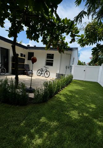 118 SW 7th Street, Delray Beach, FL 33444