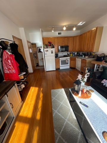 628 W Patterson Avenue 3S, Chicago, IL 60613