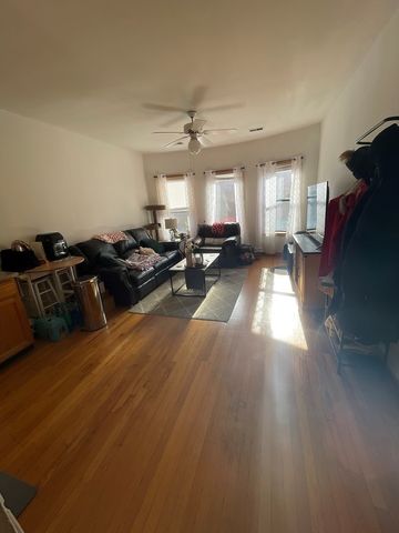 628 W Patterson Avenue 3S, Chicago, IL 60613