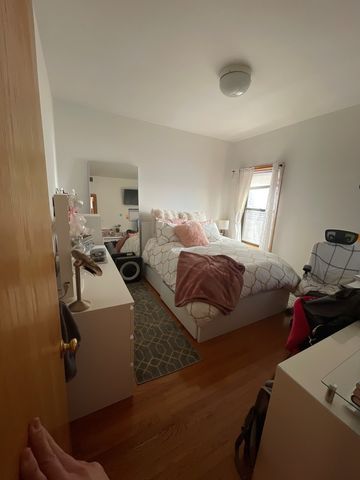 628 W Patterson Avenue 3S, Chicago, IL 60613