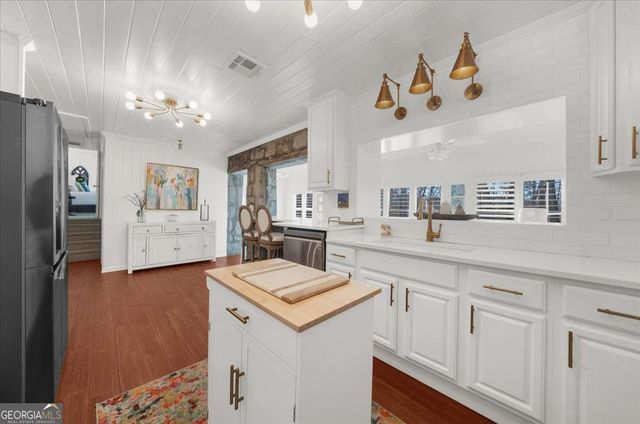 6386 Tuggle Drive, Buford, GA 30518