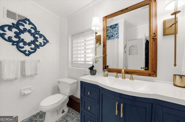 6386 Tuggle Drive, Buford, GA 30518