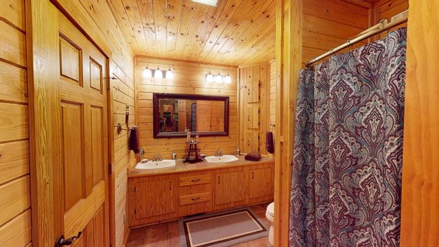 424 CR 989 RD, Iuka, MS 38352