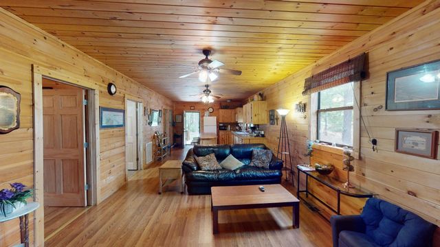 424 CR 989 RD, Iuka, MS 38352