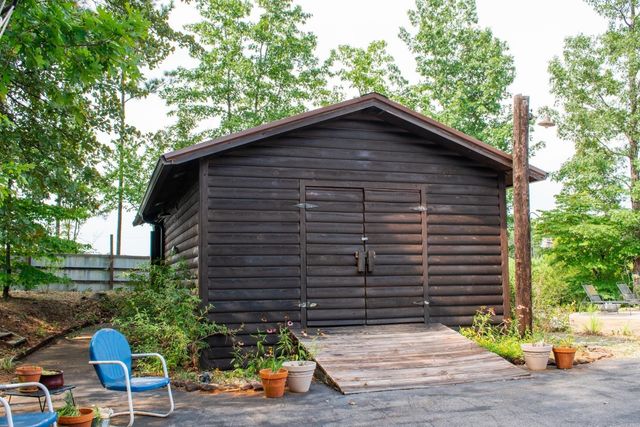 424 CR 989 RD, Iuka, MS 38352