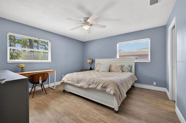 5810 VENETIAN BOULEVARD NE, St Petersburg, FL 33703