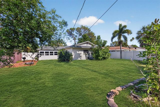 5810 VENETIAN BOULEVARD NE, St Petersburg, FL 33703