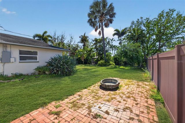 5810 VENETIAN BOULEVARD NE, St Petersburg, FL 33703