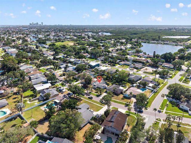 5810 VENETIAN BOULEVARD NE, St Petersburg, FL 33703