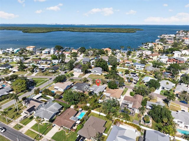 5810 VENETIAN BOULEVARD NE, St Petersburg, FL 33703