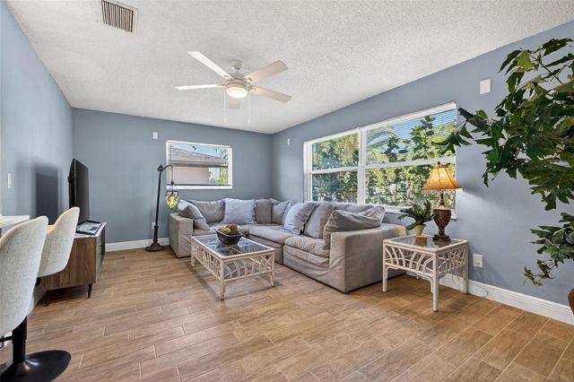 5810 VENETIAN BOULEVARD NE, St Petersburg, FL 33703