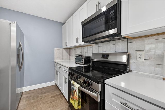 5810 VENETIAN BOULEVARD NE, St Petersburg, FL 33703