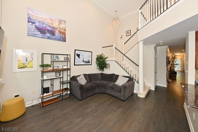 32 Rosewood Ct 32, North Haledon Boro, NJ 07508