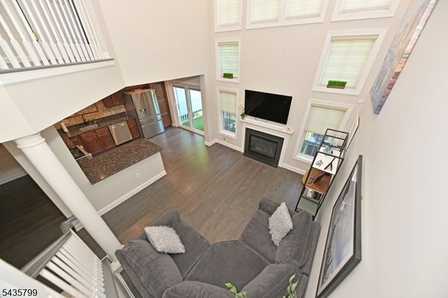 32 Rosewood Ct 32, North Haledon Boro, NJ 07508