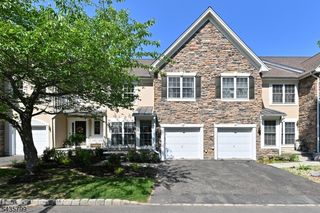 32 Rosewood Ct 32, North Haledon Boro, NJ 07508
