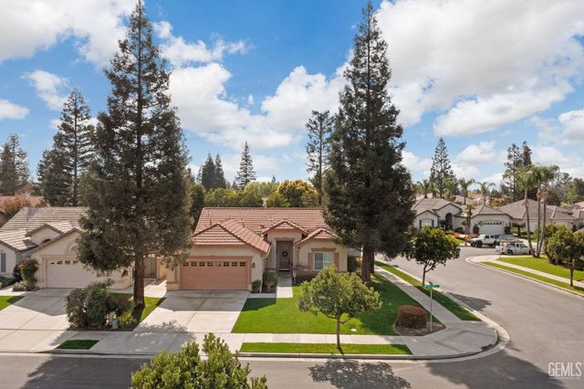 10017 Timeless Rose Court, Bakersfield, CA 93311