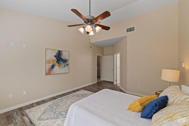 10017 Timeless Rose Court, Bakersfield, CA 93311