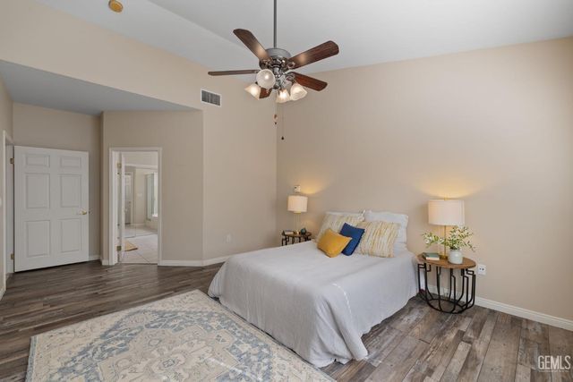 10017 Timeless Rose Court, Bakersfield, CA 93311