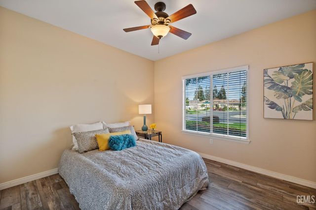 10017 Timeless Rose Court, Bakersfield, CA 93311