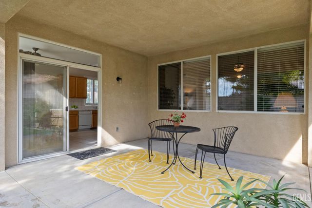 10017 Timeless Rose Court, Bakersfield, CA 93311