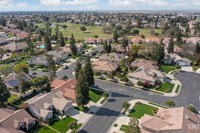 10017 Timeless Rose Court, Bakersfield, CA 93311