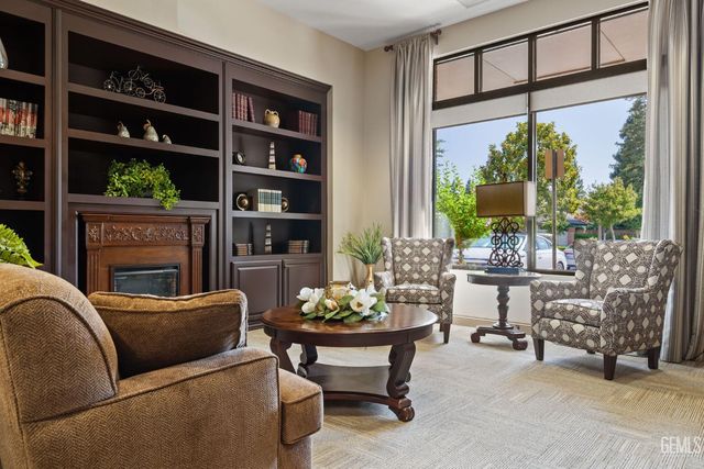 10017 Timeless Rose Court, Bakersfield, CA 93311