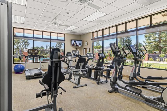 10017 Timeless Rose Court, Bakersfield, CA 93311