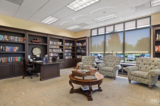 10017 Timeless Rose Court, Bakersfield, CA 93311