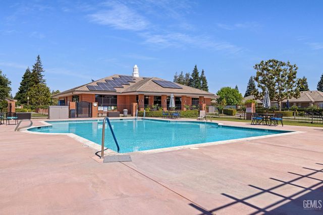10017 Timeless Rose Court, Bakersfield, CA 93311