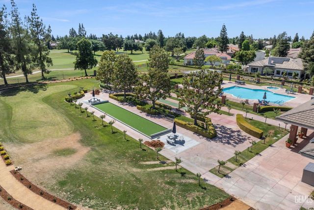 10017 Timeless Rose Court, Bakersfield, CA 93311