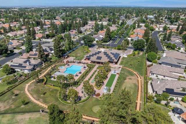 10017 Timeless Rose Court, Bakersfield, CA 93311