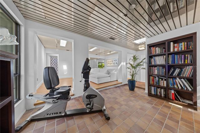 932 N HYER AVENUE, Orlando, FL 32803
