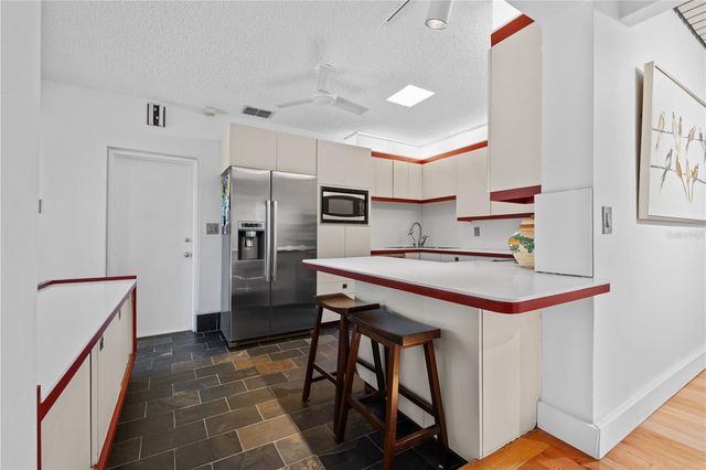 932 N HYER AVENUE, Orlando, FL 32803