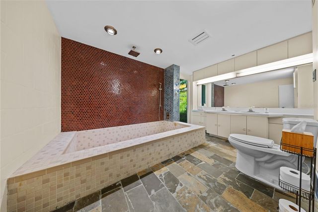 932 N HYER AVENUE, Orlando, FL 32803