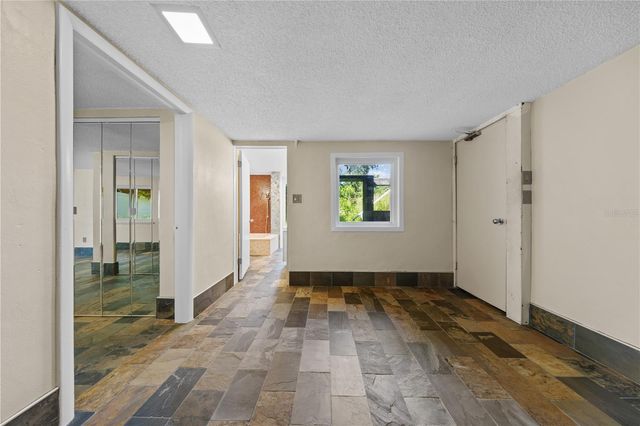 932 N HYER AVENUE, Orlando, FL 32803