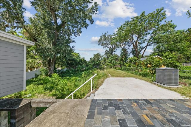 932 N HYER AVENUE, Orlando, FL 32803