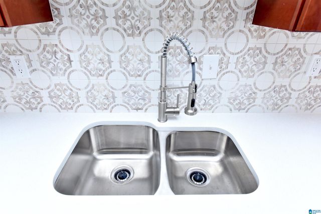 2019 HOLLINS DRIVE, Birmingham, AL 35205