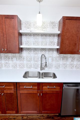 2019 HOLLINS DRIVE, Birmingham, AL 35205