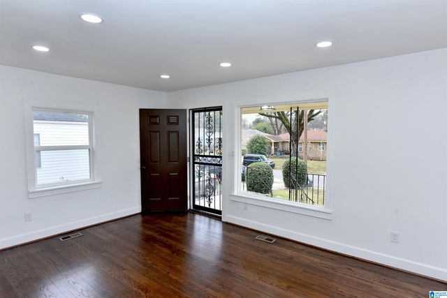 2019 HOLLINS DRIVE, Birmingham, AL 35205