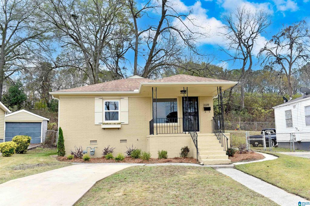 2019 HOLLINS DRIVE, Birmingham, AL 35205