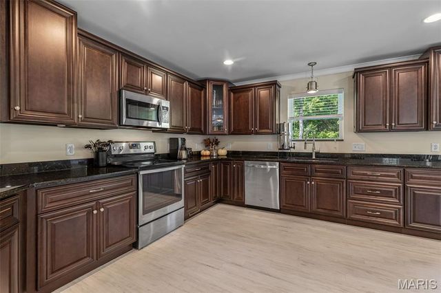 5753 Forest Drive, Hillsboro, MO 63050