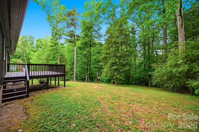 9197 Apache Drive, Hickory, NC 28601