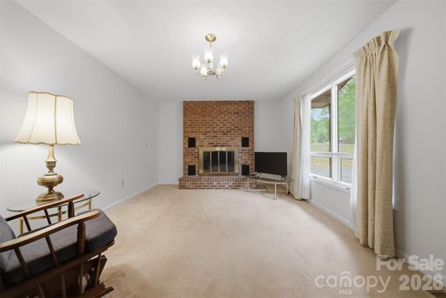 9197 Apache Drive, Hickory, NC 28601