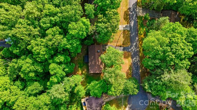 9197 Apache Drive, Hickory, NC 28601